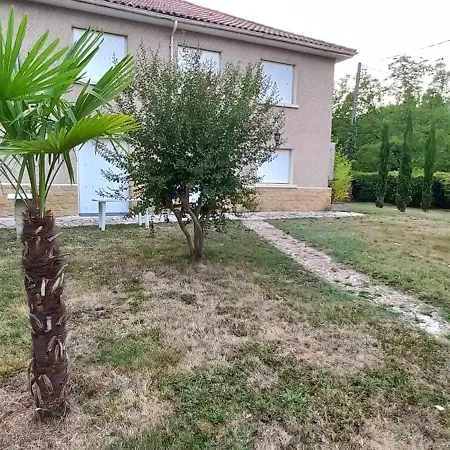 Pres De Sarlat Avec Jardin Et Salon De Massages Lejlighed